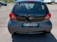 Usata Toyota Aygo 68 CV (50 kW) 2005 Grigio Utilitaria