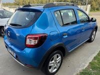 Usata Dacia Sandero Prestige 90 CV (66 kW) 2014 Blu Berlina
