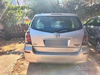 Usata Toyota Corolla Verso 110 CV (80 kW) 2004 Grigio Monovolume