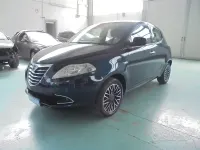 Usata Lancia Ypsilon Platinum 69 CV (50 kW) 2015 Bluazzurro Utilitaria