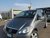 Usata Mercedes A180 109 CV (80 kW) 2011 Grigio Utilitaria