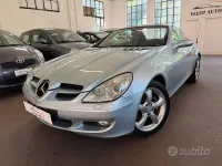 Usata Mercedes SLK350 272 CV (200 kW) 2005 Argento Cabrio