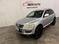 Usata VW Touareg 240 CV (176 kW) 2009 Grigio SUV