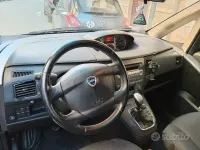 Usata Lancia Musa 95 CV (69 kW) 2012 Grigio Monovolume