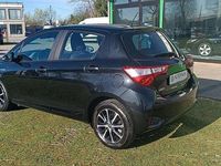 Usata Toyota Yaris Hybrid Active 73 CV (53 kW) 2018 Nero Berlina