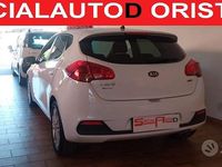 Begagnad Kia Ceed 110 HK (80 kW) 2013 Vit Halvkombi
