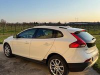 Usata Volvo V40 CC 120 CV (88 kW) 2017 Bianco Station wagon
