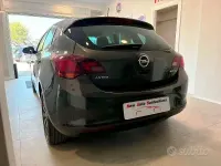 Usata Opel Astra Cosmo 110 CV (80 kW) 2014 Grigio Berlina