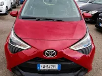 Usata Toyota Aygo 72 CV (52 kW) 2019 Rosso Utilitaria