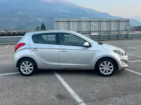 Usata Hyundai i20 Edition 75 CV (55 kW) 2013 Grigio Utilitaria