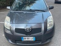 Usata Toyota Yaris 2005 Grigio Berlina