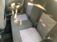 Usata Ford Fiesta 58 CV (42 kW) 2006 Grigio Utilitaria