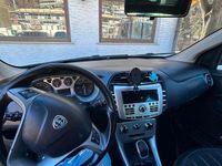 Usata Lancia Delta 120 CV (88 kW) 2010 Grigio Utilitaria