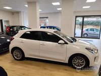 Usata Kia Rio 90 CV (66 kW) 2017 Bianco Berlina