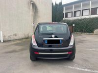 usata Lancia Ypsilon 1.2 Argento ok neopatentati