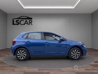 Usata VW Polo Life 95 CV (69 kW) 2024 Blu Utilitaria