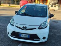 Usata Toyota Aygo Connect Style 68 CV (50 kW) 2013 Bianco Utilitaria