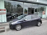 Usata Peugeot 208 Allure 83 CV (61 kW) 2019 Blu Utilitaria