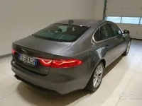 Usata Jaguar XF Prestige 180 CV (132 kW) 2016 Grigio Berlina