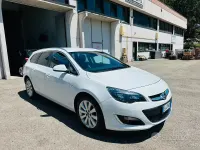 Usata Opel Astra Cosmo 140 CV (102 kW) 2014 Bianco Station wagon