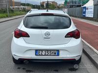 Usata Opel Astra 140 CV (102 kW) 2015 Bianco Berlina