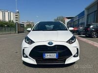 Usata Toyota Yaris Hybrid Active 116 CV (85 kW) 2022 Bianco Berlina