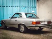 Usata Mercedes SL380 218 CV (160 kW) 1981 Grigio Cabrio