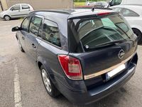 Usata Opel Astra 90 CV (66 kW) 2008 Grigio scuro Station wagon