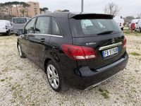 Usata Mercedes B180 Premium 109 CV (80 kW) 2015 Nero Monovolume