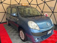 Usata Renault Kangoo 106 CV (77 kW) 2012 Blu Monovolume