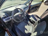 Usata Fiat Grande Punto 77 CV (56 kW) 2012 Lilla Utilitaria