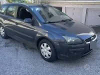 Usata Ford Focus 90 CV (66 kW) 2006 Grigio Station wagon