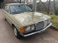 Usata Mercedes 240 1984 Verde Berlina