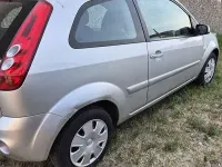 Usata Ford Fiesta Ghia 75 CV (55 kW) 2007 Utilitaria