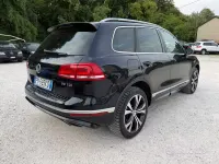 Usata VW Touareg R-line 262 CV (192 kW) 2017 Bluazzurro SUV