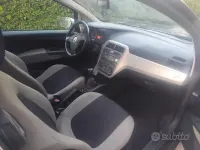 Usata Fiat Grande Punto 75 CV (55 kW) 2006 Nero Utilitaria