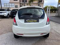 Usata Lancia Ypsilon Platinum 80 CV (58 kW) 2016 Bianco Utilitaria