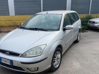 Usata Ford Focus Ghia 116 CV (85 kW) 2001 Grigio Station wagon