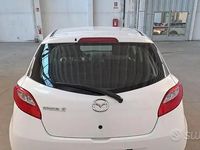 Usata Mazda 2 75 CV (55 kW) 2009 Bianco Utilitaria