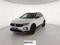 Usata VW T-Roc Life 110 CV (80 kW) 2023 Blu opaco SUV