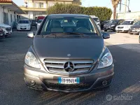 Usata Mercedes B180 Executive 109 CV (80 kW) 2010 Grigio Monovolume