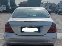 Usata Mercedes E270 177 CV (130 kW) 2004 Grigio Berlina