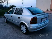 Usata Opel Astra Club 75 CV (55 kW) 2002 Grigio Berlina