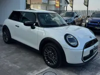 Usata Mini Cooper Favoured 114 kW (156 CV) 2025 Bianco Utilitaria