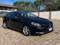 Usata Volvo V40 Business Edition 120 CV (88 kW) 2018 Nero Berlina