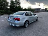 Usata BMW 318 143 CV (105 kW) 2011 Argento Berlina