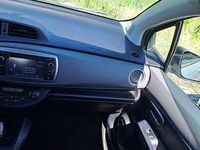 Usata Toyota Yaris Edition 69 CV (50 kW) 2014 Argento Utilitaria