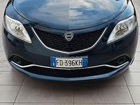 Usata Lancia Ypsilon Gold 69 CV (50 kW) 2016 Blu Utilitaria