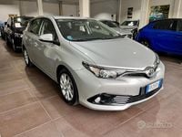 Usata Toyota Auris Lounge 112 CV (82 kW) 2016 Grigio Berlina