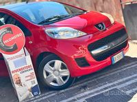Gebraucht Peugeot 107 68 PS (50 kW) 2009 Rot Kleinwagen